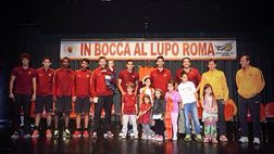 Ritiro Austria, Festa UTR. Garcia: “Porteremo in alto i colori della Roma”, Astori: “Che accoglienza!”