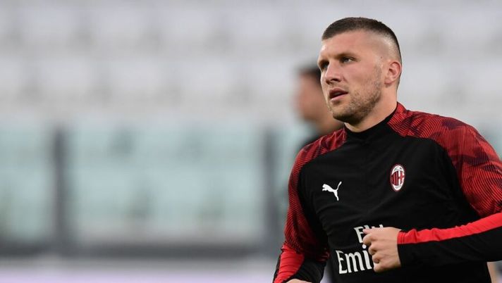 AC Milan's Croatian forward Ante Rebic warms up prior to the Italian Cup (Coppa Italia) semi-final second leg football match Juventus vs AC Milan on June 12, 2020 at the Allianz stadium in Turin, the first to be played in Italy since March 9 and the lockdown aimed at curbing the spread of the COVID-19 infection, caused by the novel coronavirus. (Photo by Miguel MEDINA / AFP) (Photo by MIGUEL MEDINA/AFP via Getty Images) Infortuni Rebic e Brahim, le ultime dalla Gazzetta: come stanno i due jolly del Milan - immagine 1