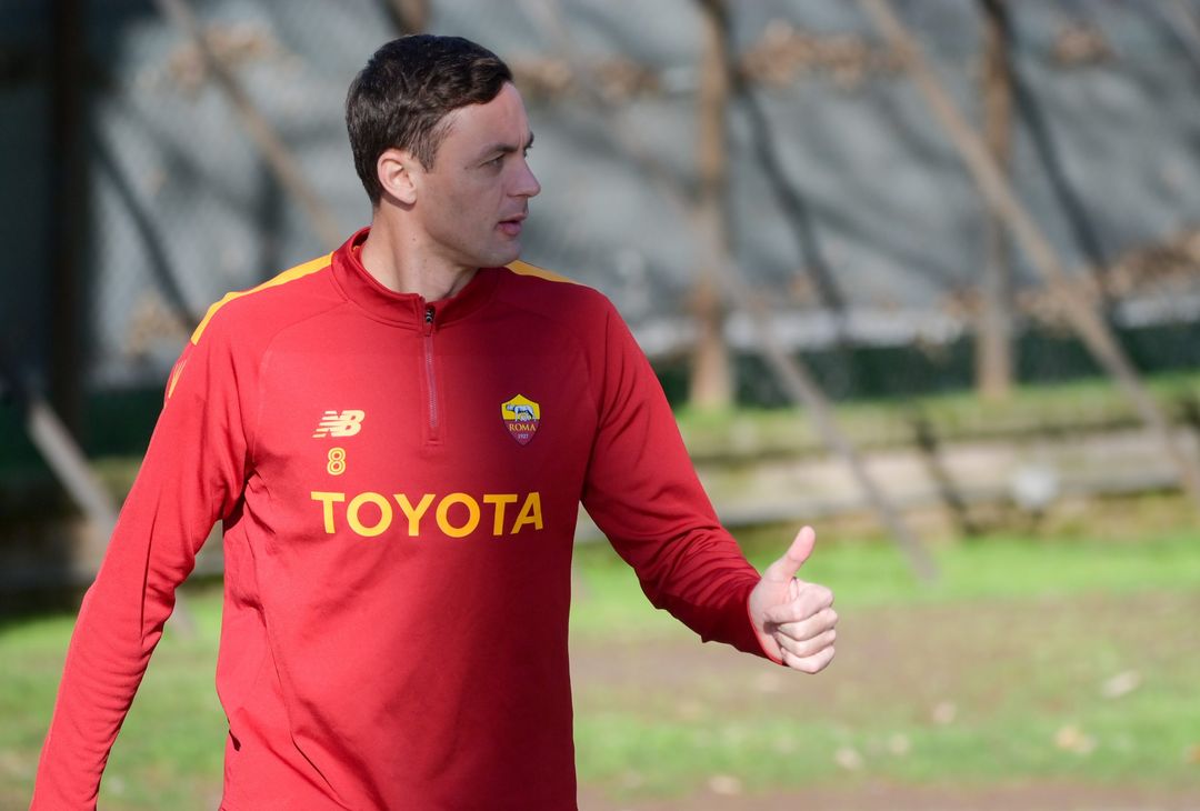 Roma, allenamento in vista del Genova. Mourinho parla con Solbakken – FOTO GALLERY - immagine 4