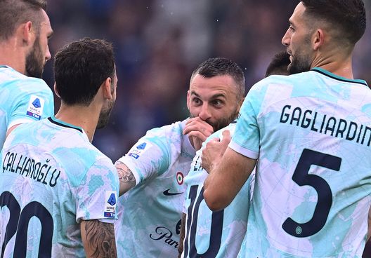 TURIN, ITALY - JUNE 03: Marcelo Brozovic of FC Internazionale celebrates with team-mates after scoring the team's first goal during the Serie A match between Torino FC and FC Internazionale at Stadio Olimpico di Torino on June 03, 2023 in Turin, Italy. (Photo by Mattia Ozbot - Inter/Inter via Getty Images) Marcelo Brozovic