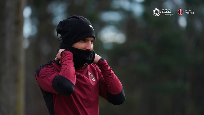Ismael Bennacer, centrocampista dell'AC Milan, in allenamento (acmilan.com) 