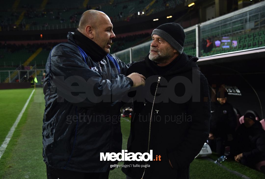  PALERMO, ITALY - FEBRUARY 27:  Head coaches Bruno Tedino (L) of Palermo and Serse Cosmi of Ascoli look on during the Serie B match between US Citta di Palermo and Ascoli Picchio on February 27, 2018 in Palermo, Italy.  (Photo by Tullio M. Puglia/Getty Images) 