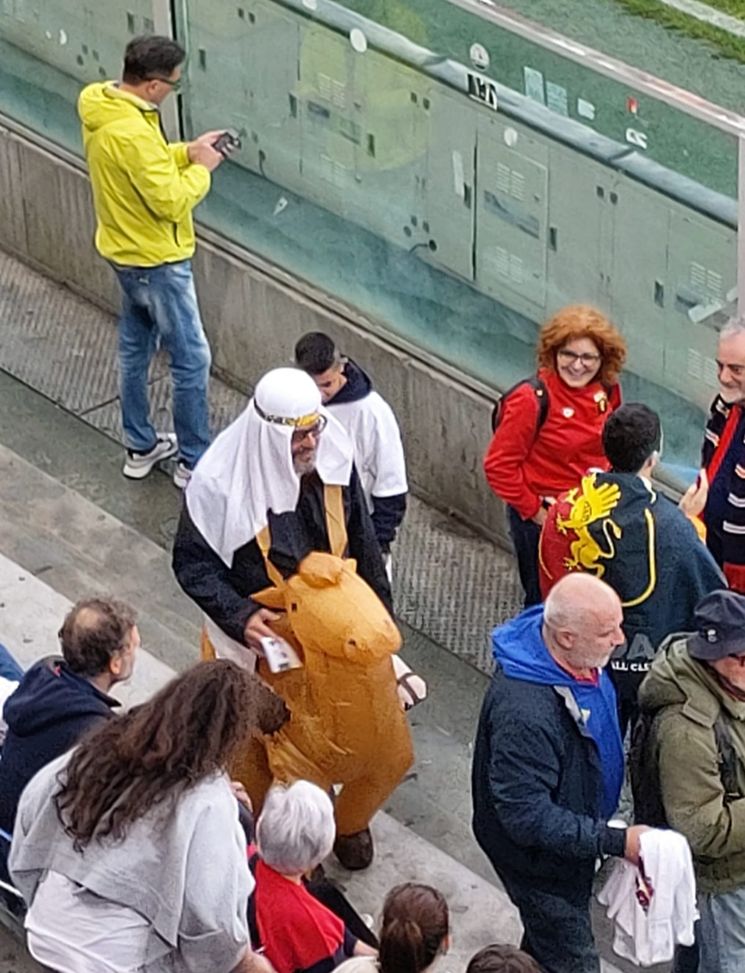 Trattativa Samp, sfottò da derby: cammelli e sceicchi nella curva del Genoa- immagine 2