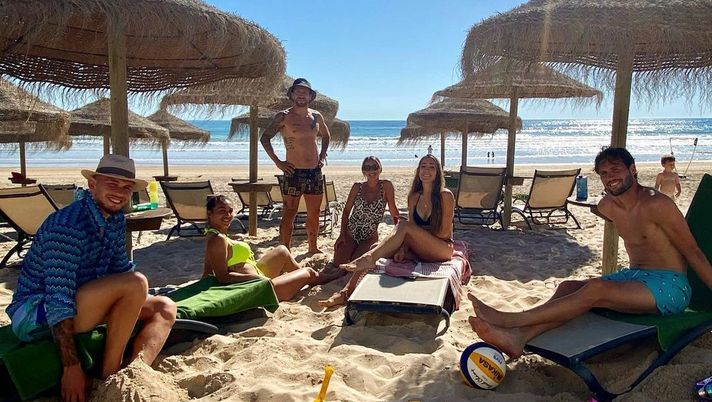 SOCIAL / Linda e il ‘Papu’ Gomez già al mare: relax con Ocampos e Vazquez SOCIAL / Linda e il ‘Papu’ Gomez già al mare: relax con Ocampos e Vazquez