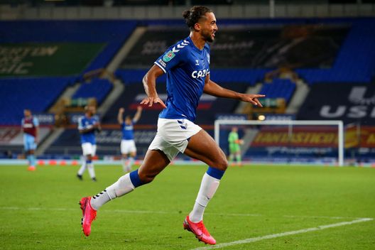 LIVERPOOL, ENGLAND - SEPTEMBER 30: Dominic Calvert-Lewin of Everton celebrates after scoring his sides fourth goal during the Carabao Cup fourth round match between Everton and West Ham United at Goodison Park on September 30, 2020 in Liverpool, England. Football Stadiums around United Kingdom remain empty due to the Coronavirus Pandemic as Government social distancing laws prohibit fans inside venues resulting in fixtures being played behind closed doors. (Photo by Alex Livesey/Getty Images) LIVERPOOL, ENGLAND - SEPTEMBER 30: Dominic Calvert-Lewin of Everton celebrates after scoring his sides fourth goal during the Carabao Cup fourth round match between Everton and West Ham United at Goodison Park on September 30, 2020 in Liverpool, England. Football Stadiums around United Kingdom remain empty due to the Coronavirus Pandemic as Government social distancing laws prohibit fans inside venues resulting in fixtures being played behind closed doors. (Photo by Alex Livesey/Getty Images)
