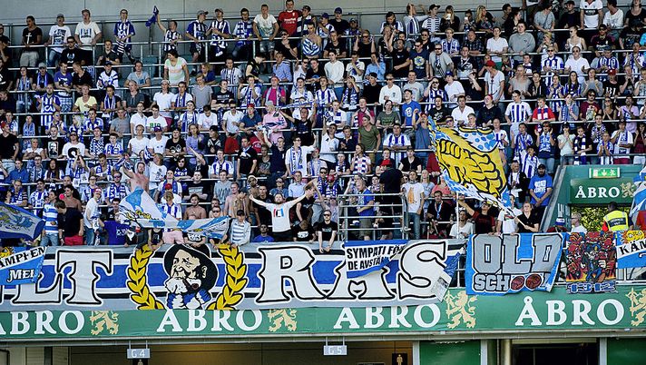 GOTEBORG,SWEDEN - JULY 6: The IFK Goteborg fans during the Swedish Allsvenskan League match between IFK Goteborg and Helsingborg at the Gamla Ullevi Stadium on July 6, 2014 in Goteborg,Sweden. (Photo by Bobbo Lauhage/EuroFootball/Getty Images) GOTEBORG,SWEDEN - JULY 6: The IFK Goteborg fans during the Swedish Allsvenskan League match between IFK Goteborg and Helsingborg at the Gamla Ullevi Stadium on July 6, 2014 in Goteborg,Sweden. (Photo by Bobbo Lauhage/EuroFootball/Getty Images)