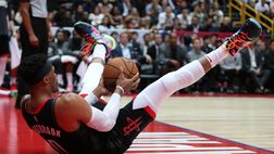 Nba, sfottò a Westbrook e scazzottata fra tifosi nel derby della California