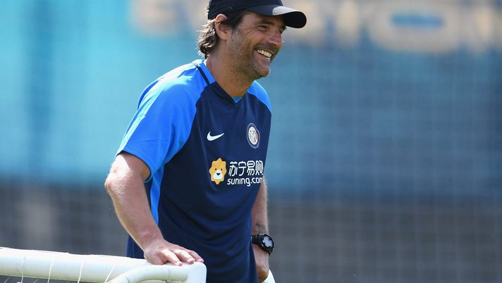 LUGANO, SWITZERLAND - JULY 08: Assistant coach FC Internazionale Paolo Vanoli reacts during a training session on July 8, 2019 in Lugano, Switzerland. (Photo by Claudio Villa - Inter/FC Internazionale via Getty Images) UFFICIALE – Lo Spartak annuncia il nuovo allenatore: è un ex collaboratore di Conte - immagine 1