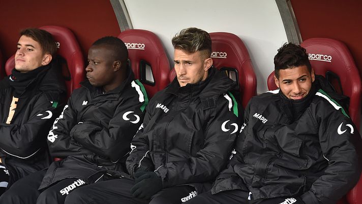 TURIN, ITALY - NOVEMBER 23: Antonio Floro Flores (C) of US Sassuolo Calcio sits on the bench prior to the Serie A match between Torino FC v US Sassuolo Calcio at Stadio Olimpico di Torino on November 23, 2014 in Turin, Italy. (Photo by Valerio Pennicino/Getty Images) TURIN, ITALY - NOVEMBER 23: Antonio Floro Flores (C) of US Sassuolo Calcio sits on the bench prior to the Serie A match between Torino FC v US Sassuolo Calcio at Stadio Olimpico di Torino on November 23, 2014 in Turin, Italy. (Photo by Valerio Pennicino/Getty Images)