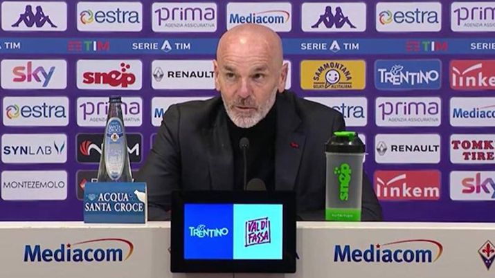 Stefano Pioli (allenatore AC Milan), qui in conferenza stampa dopo Fiorentina-Milan 2-3 (Serie A 2020-2021) | News (gazzetta.it) Stefano Pioli (allenatore AC Milan), qui in conferenza stampa dopo Fiorentina-Milan 2-3 (Serie A 2020-2021) | News (gazzetta.it)
