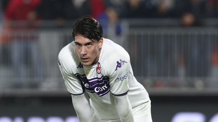 VENICE, ITALY - OCTOBER 18: Dusan Vlahovic of Fiorentina during the Serie A match between Venezia FC and ACF Fiorentina at Stadio Pier Luigi Penzo on October 18, 2021 in Venice, Italy. (Photo by Maurizio Lagana/Getty Images) VENICE, ITALY - OCTOBER 18: Dusan Vlahovic of Fiorentina during the Serie A match between Venezia FC and ACF Fiorentina at Stadio Pier Luigi Penzo on October 18, 2021 in Venice, Italy. (Photo by Maurizio Lagana/Getty Images)