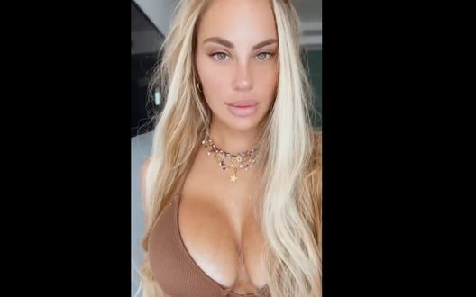 Francesca Brambilla lascia i follower a bocca aperta: selfie in reggiseno da urlo- immagine 2