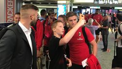 VIDEO – Il Milan parte per Cardiff: domani sfida al Manchester United
