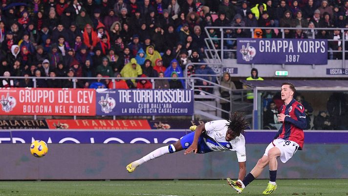BOLOGNA, ITALY - MARCH 09: Yann Aurel Bisseck of FC Internazionale scores his team's first goal during the Serie A TIM match between Bologna FC and FC Internazionale at Stadio Renato Dall'Ara on March 09, 2024 in Bologna, Italy. (Photo by Alessandro Sabattini/Getty Images) Inter di governo e di lotta - immagine 1