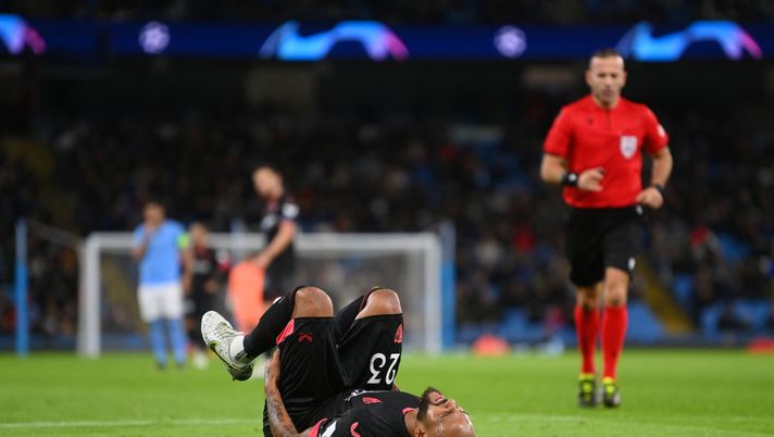 MANCHESTER, ENGLAND - NOVEMBER 02: Marcao of Sevilla FC is seen injured during the UEFA Champions League group G match between Manchester City and Sevilla FC at Etihad Stadium on November 02, 2022 in Manchester, England. (Photo by Michael Regan/Getty Images) BETIS-SIVIGLIA, IL GRANDE DUBBIO