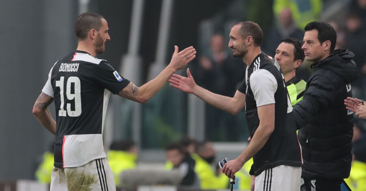 Juve La Spalla Di De Ligt Preoccupa Le Ultime Su Chiellini Bonucci E Juve La Spalla Di De Ligt Preoccupa Le Ultime Su Chiellini Bonucci E
