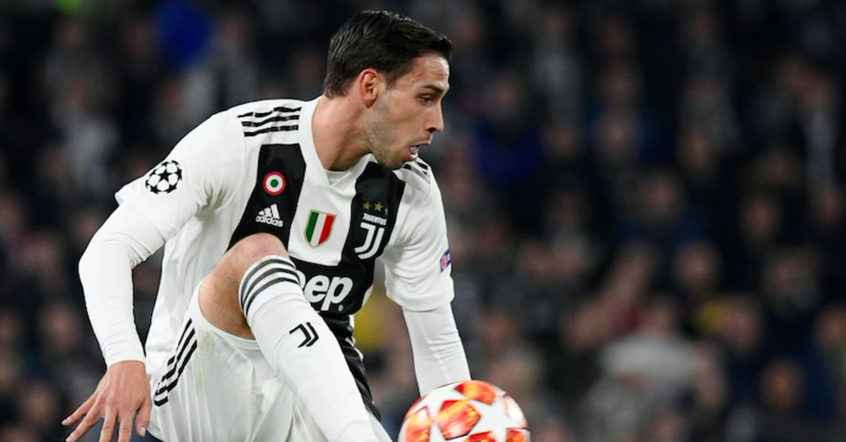 Juve Lesito Degli Esami Per De Sciglio Brutte Notizie Cè Lesione