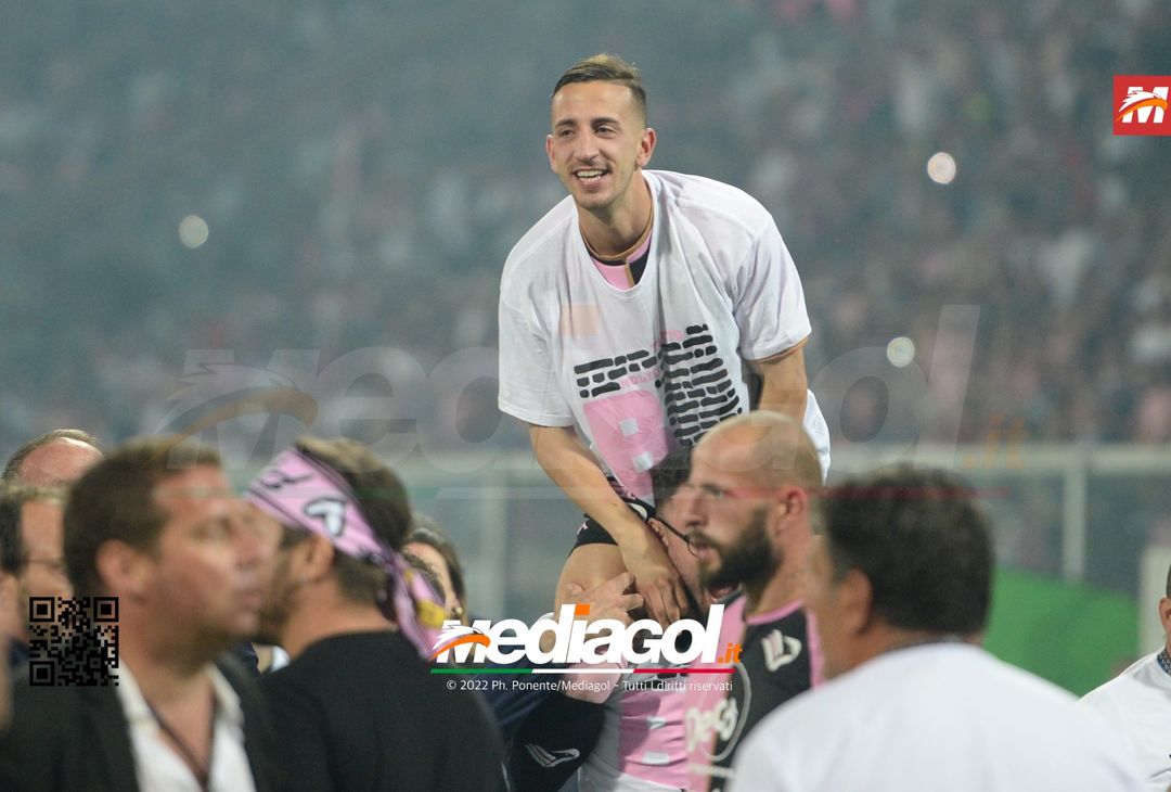 FOTO Palermo in Serie B, i festeggiamenti dei rosanero al Renzo Barbera (Gallery) - immagine 62