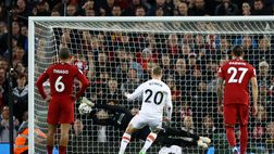 Van Dijk rovina il dischetto, gli Hammers sbagliano il rigore: furia social sull’olandese