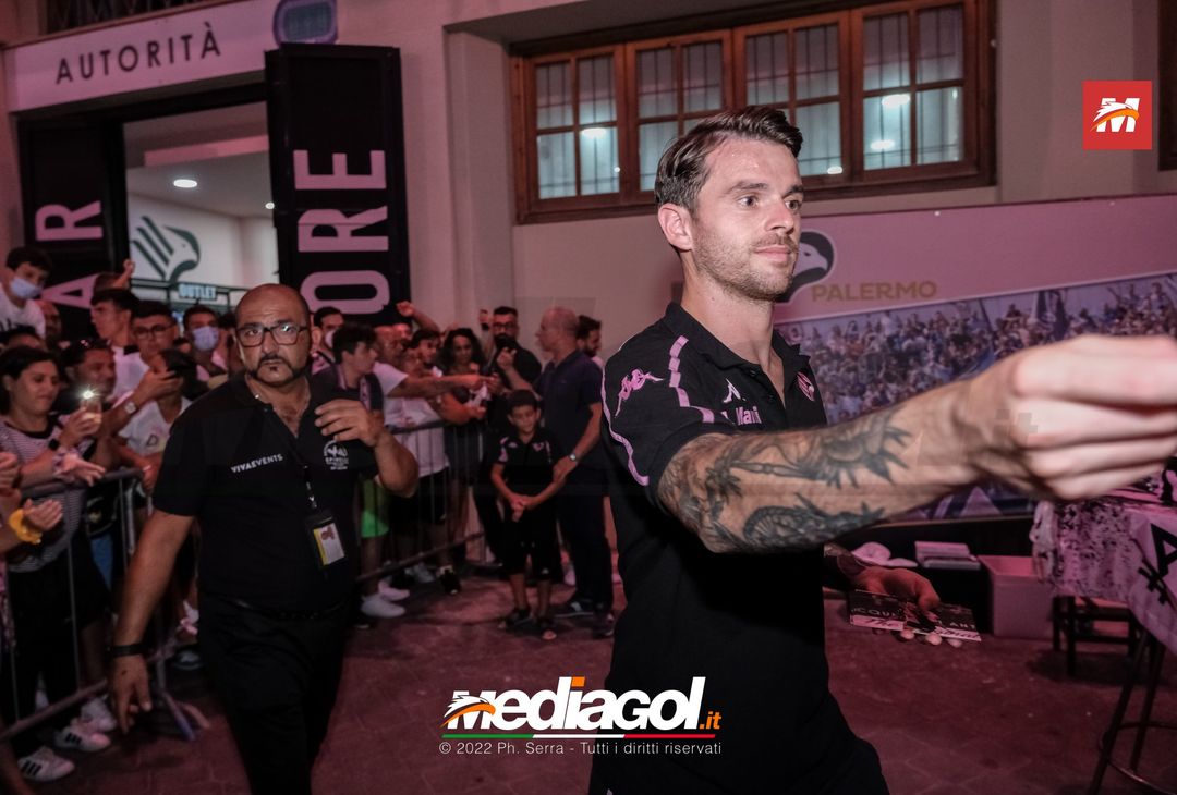 FOTO RITIRO PALERMO, Brunori e l’incontro con i tifosi al Barbera (Gallery) - immagine 55