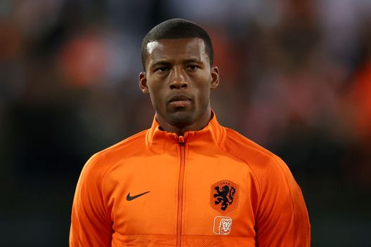 ROTTERDAM, NETHERLANDS - OCTOBER 11: Georginio Wijnaldum of Netherlands stands for the national anthem prior to the 2022 FIFA World Cup Qualifier match between Netherlands and Gibraltar at De Kuip on October 11, 2021 in Rotterdam, Netherlands. (Photo by Dean Mouhtaropoulos/Getty Images) Concorrenti, dopo Dybala la Roma è vicina ad un altro colpaccio- immagine 2