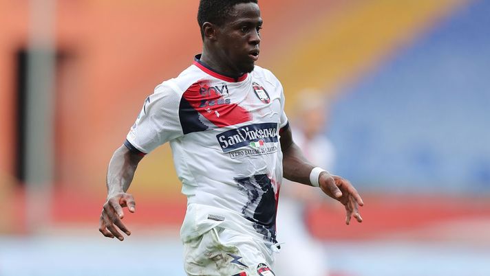 GENOA, ITALY - SEPTEMBER 20: Augustus Kargbo of FC Crotone in action during the Serie A match between Genoa CFC and FC Crotone at Stadio Luigi Ferraris on September 20, 2020 in Genoa, Italy. (Photo by Gabriele Maltinti/Getty Images) GENOA, ITALY - SEPTEMBER 20: Augustus Kargbo of FC Crotone in action during the Serie A match between Genoa CFC and FC Crotone at Stadio Luigi Ferraris on September 20, 2020 in Genoa, Italy. (Photo by Gabriele Maltinti/Getty Images)