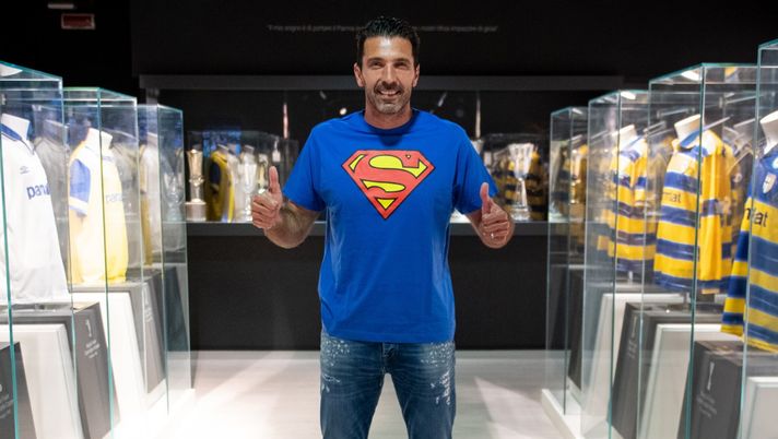 Buffon al Parma, non una splendida accoglienza: &#8220;Onora la maglia&#8221; 