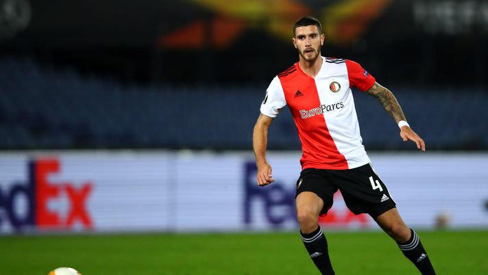 ROTTERDAM, NETHERLANDS - NOVEMBER 05: Marcos Senesi of Feyenoord Rotterdam in action during the UEFA Europa League Group K stage match between Feyenoord and CSKA Moskva at De Kuip on November 05, 2020 in Rotterdam, Netherlands. (Photo by Dean Mouhtaropoulos/Getty Images) 