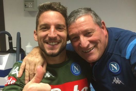 Mertens e gli auguri a Starace
