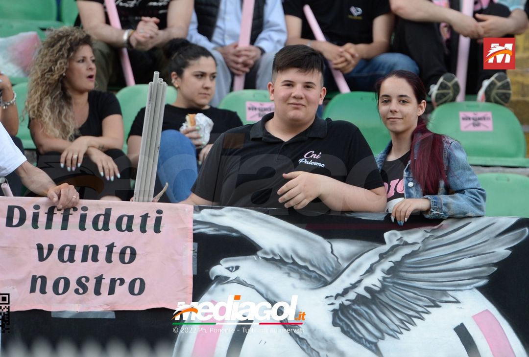 Fototifo, i tifosi allo stadio per Palermo-Virtus Entella 2-2 (gallery) - immagine 73