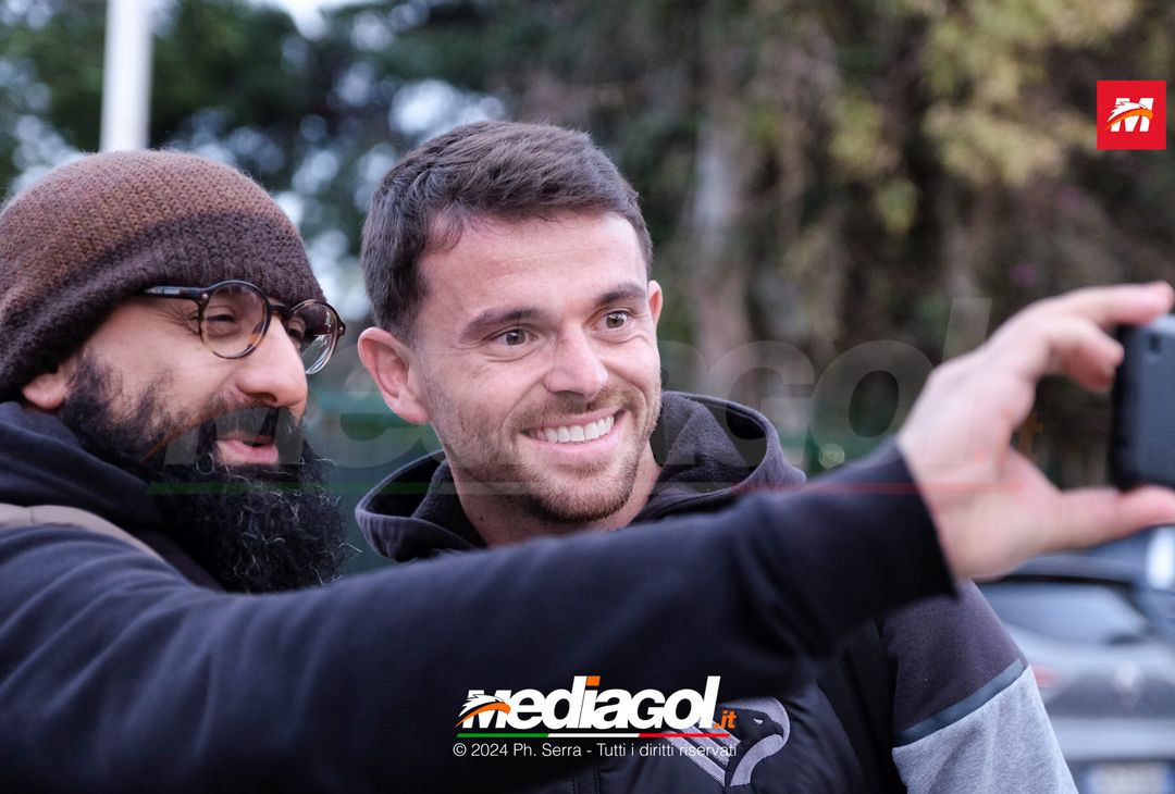 FOTO PALERMO: il Palermo si raduna al parcheggio dell’Ippodromo (GALLERY) - immagine 43