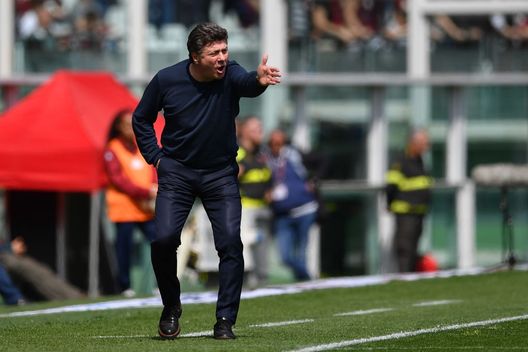  TURIN, ITALY - APRIL 14: Torino FC head coach Walter Mazzari reacts during the Serie A match between Torino FC and Cagliari at Stadio Olimpico di Torino on April 14, 2019 in Turin, Italy. (Photo by Valerio Pennicino/Getty Images) 