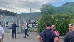 VIDEO FeralpiSalò-Palermo, lo squalificato Legati arriva a piedi al Lino Turina