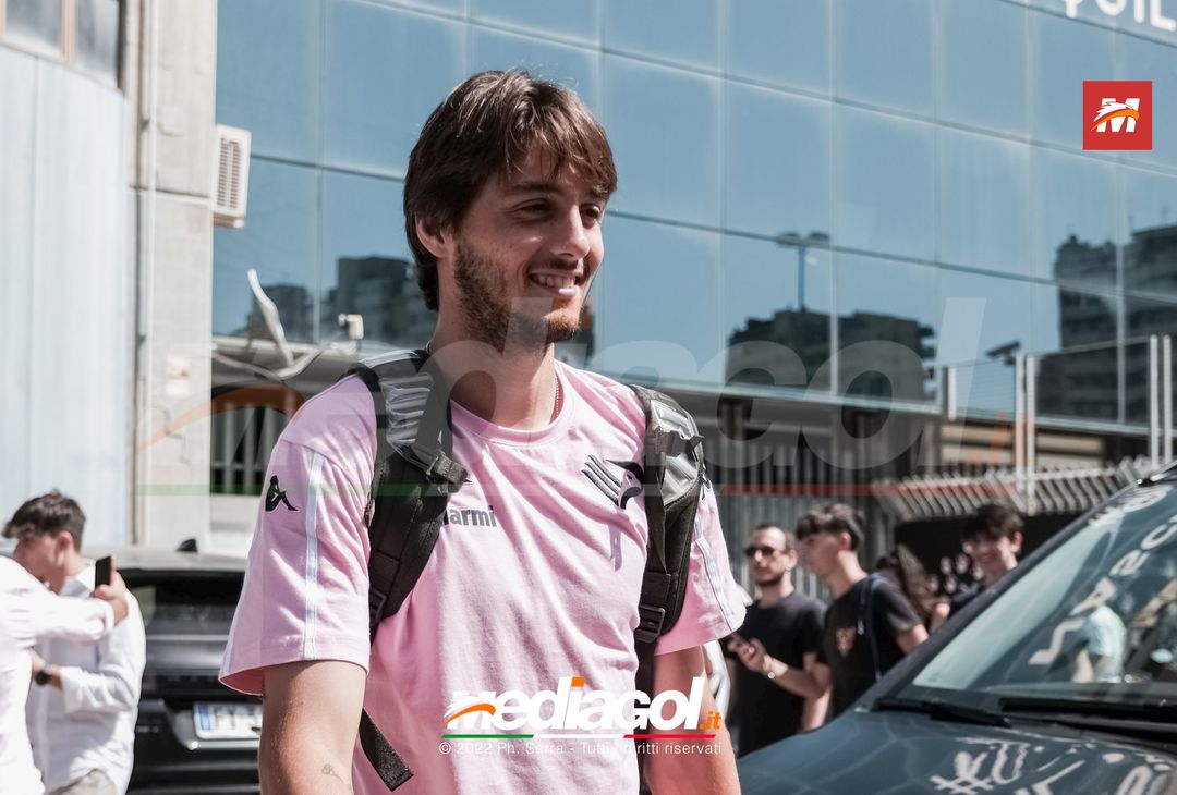 FOTO Frosinone-Palermo, i rosanero in partenza dallo stadio “Renzo Barbera” (Gallery) - immagine 31