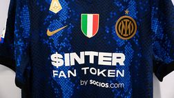 Inter-Genoa, Barella in campo con la patch del miglior centrocampista 2020/21