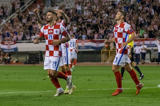 (Photo by Jurij Kodrun/Getty Images) Hajduk a caratteri cubitali sulla neve di Zagabria: potenza del derby croato vinto al Maksimir- immagine 2