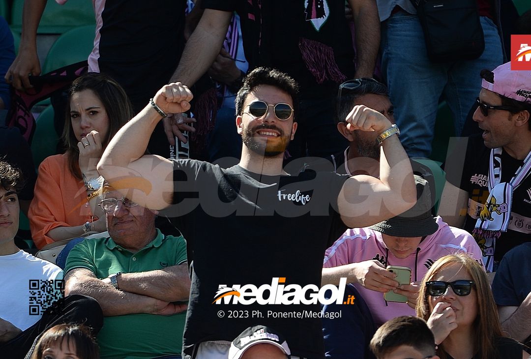 FOTOTIFO Palermo-Spal 2-1, gli scatti ai tifosi al “Renzo Barbera” (GALLERY) - immagine 36