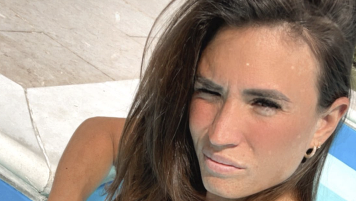 Cassano sfotte la moglie: “Poi ti insegno a usare Instagram”. E lei: “Stasera dormi…”  Cassano sfotte la moglie: “Poi ti insegno a usare Instagram”. E lei: “Stasera dormi…”