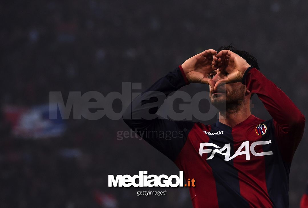  BOLOGNA, ITALY - NOVEMBER 20:  Blerim Dzemaili of Bologna celebrates after scoring his team's second goal during the Serie A match between Bologna FC and US Citta di Palermo at Stadio Renato Dall'Ara on November 20, 2016 in Bologna, Italy.  (Photo by Tullio M. Puglia/Getty Images) 