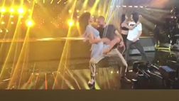 VIDEO / Belen Rodriguez, ballo sexy sul palco di Amici: ecco le prove generali