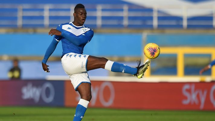 BRESCIA, ITALY - NOVEMBER 09: Mario Balotelli of Brescia shows his dejection during the Serie A match between Brescia Calcio and Torino FC at Stadio Mario Rigamonti on November 09, 2019 in Brescia, Italy. (Photo by Tullio M. Puglia/Getty Images)  BRESCIA, ITALY - NOVEMBER 09: Mario Balotelli of Brescia shows his dejection during the Serie A match between Brescia Calcio and Torino FC at Stadio Mario Rigamonti on November 09, 2019 in Brescia, Italy. (Photo by Tullio M. Puglia/Getty Images)