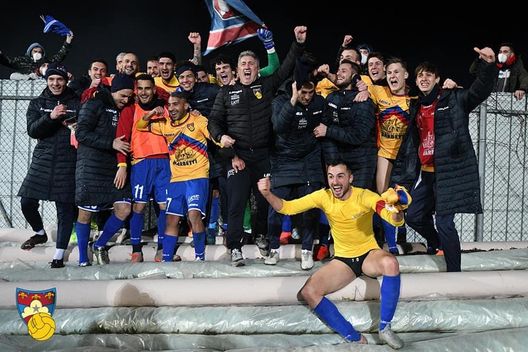 L'incredibile esultanza del Gubbio per la storica vittoria sul Perugia L'incredibile esultanza del Gubbio per la storica vittoria sul Perugia