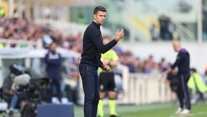 FLORENCE, ITALY - OCTOBER 31: Thiago Motta manager of Spezia Calcio gestures during the Serie A match between ACF Fiorentina and Spezia Calcio at Stadio Artemio Franchi on October 31, 2021 in Florence, Italy. (Photo by Gabriele Maltinti/Getty Images) Spezia, Motta: “Rispetto per Italiano, cercheremo di limitare i suoi giocatori” - immagine 1