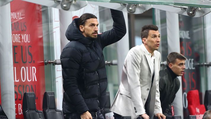 Zlatan Ibrahimovic, qui con Mario Mandzukic e Daniel Maldini, tutti attaccanti del Milan, assistono da bordo campo a Milan-Udinese 1-1 (Serie A 2020-2021) | News (Getty Images) Zlatan Ibrahimovic, qui con Mario Mandzukic e Daniel Maldini, tutti attaccanti del Milan, assistono da bordo campo a Milan-Udinese 1-1 (Serie A 2020-2021) | News (Getty Images)
