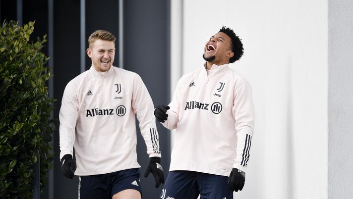TURIN, ITALY - DECEMBER 30: Juventus players Matthijs de Ligt and Weston McKennie during a training session at JTC on December 30, 2020 in Turin, Italy. (Photo by Daniele Badolato - Juventus FC/Juventus FC via Getty Images) TURIN, ITALY - DECEMBER 30: Juventus players Matthijs de Ligt and Weston McKennie during a training session at JTC on December 30, 2020 in Turin, Italy. (Photo by Daniele Badolato - Juventus FC/Juventus FC via Getty Images)