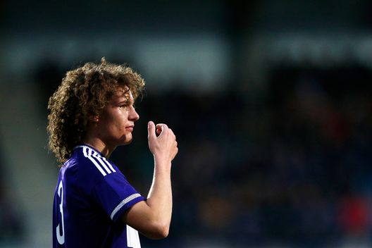 DENDERLEEUW, BELGIUM - MARCH 08: Wout Faes of Anderlecht looks on during the UEFA Youth League Quarter-final match between Anderlecht and Barcelona held at Van Roy Stadium on March 8, 2016 in Denderleeuw, Belgium. (Photo by Dean Mouhtaropoulos/Getty Images) Chi per il nuovo muro viola? Serve duttilità e talento- immagine 2