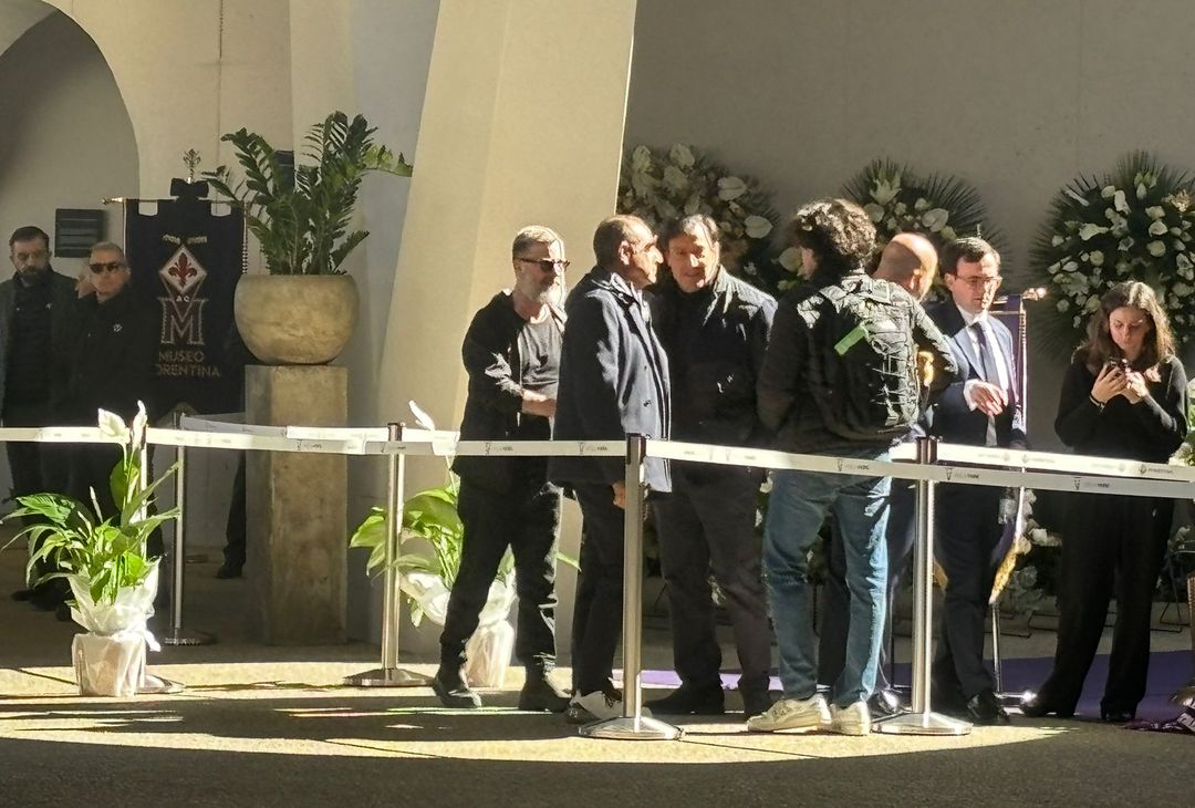 GALLERY VN – La camera ardente per Joe Barone. Tra i presenti Marotta e DeLa - immagine 12