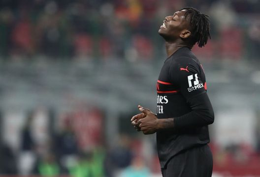 MILAN, ITALY - OCTOBER 16: Rafael Leao of AC Milan looks on during the Serie A match between AC Milan and Hellas Verona FC at Stadio Giuseppe Meazza on October 16, 2021 in Milan, Italy. (Photo by Marco Luzzani/Getty Images) Toro, il Milan ha un’identità chiara ed è in fiducia: attenzione a Leao e Giroud- immagine 3