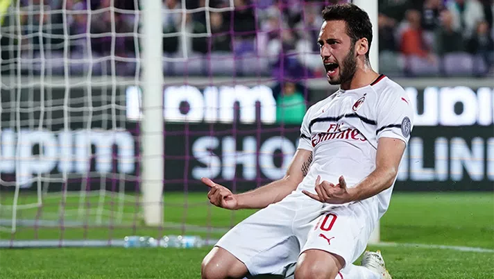 Hakan Calhanoglu Fiorentina Milan
