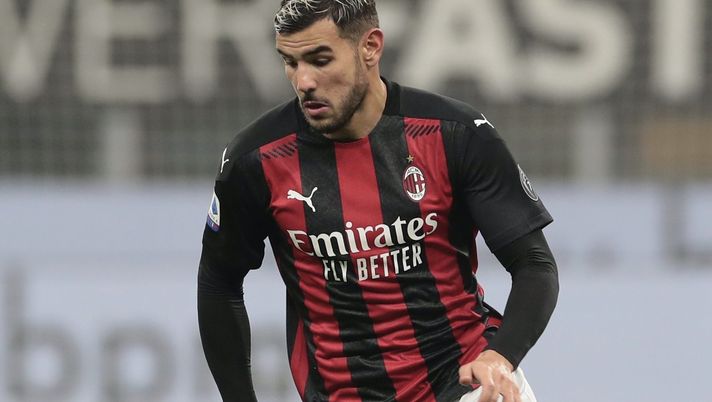 Theo Hernández (difensore AC Milan) durante Milan-Verona 2-2 (Serie A 2020-2021) | AC Milan News (Getty Images)